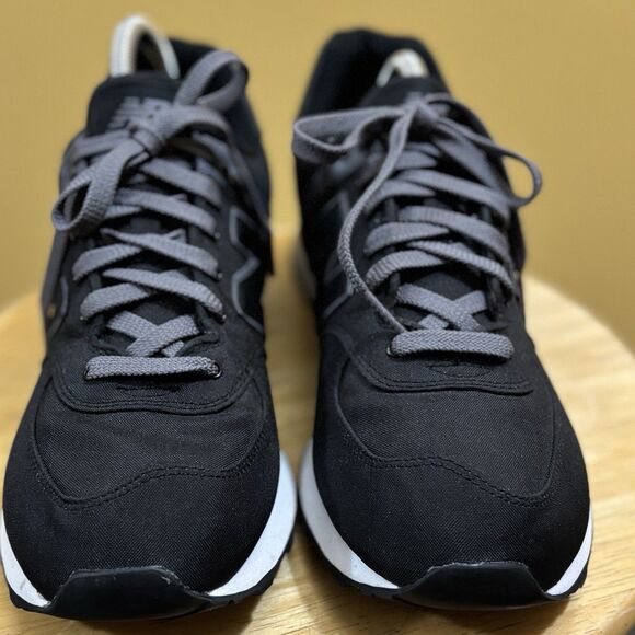 New Balance 574 Classic Shoes Mens Size 10 Black Gray Suede Mesh ML574EVB - Picture 2 of 10